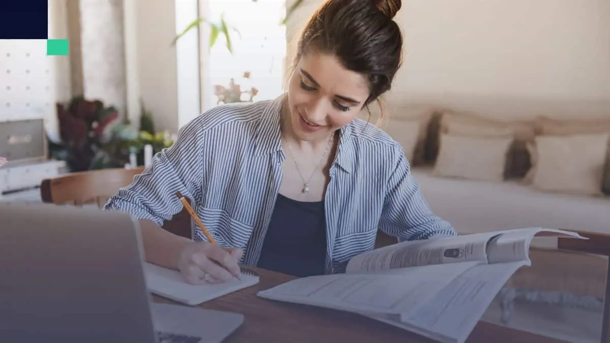 Mejora tus notas en la uni con estos ejemplos de hábitos de estudio
